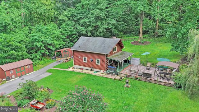 17 APPLE LN, Fleetwood, PA 19522
