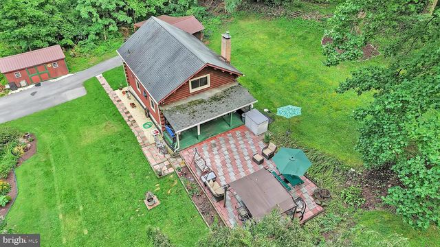 17 APPLE LN, Fleetwood, PA 19522