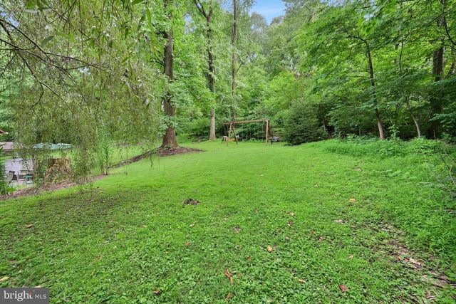17 APPLE LN, Fleetwood, PA 19522