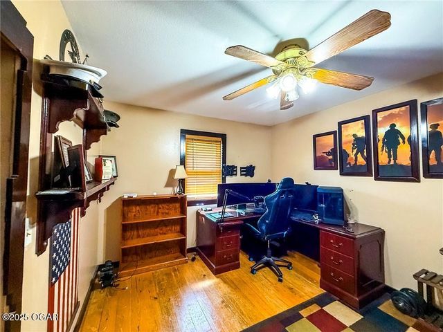 201 S Scaramucci Road, Pittsburg, KS 66762