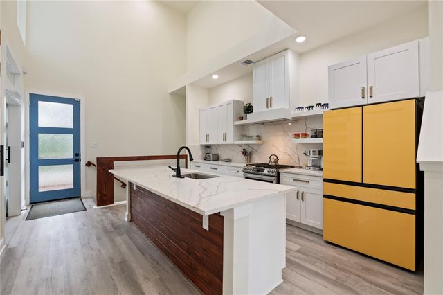 13149 W 6th Street, Santa Fe, TX 77510