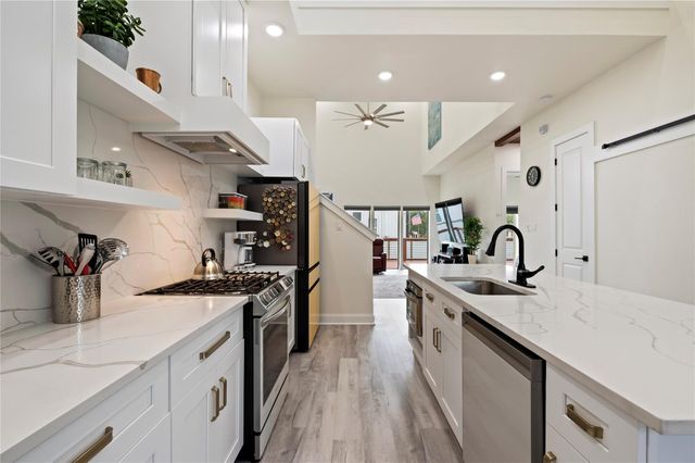 13149 W 6th Street, Santa Fe, TX 77510