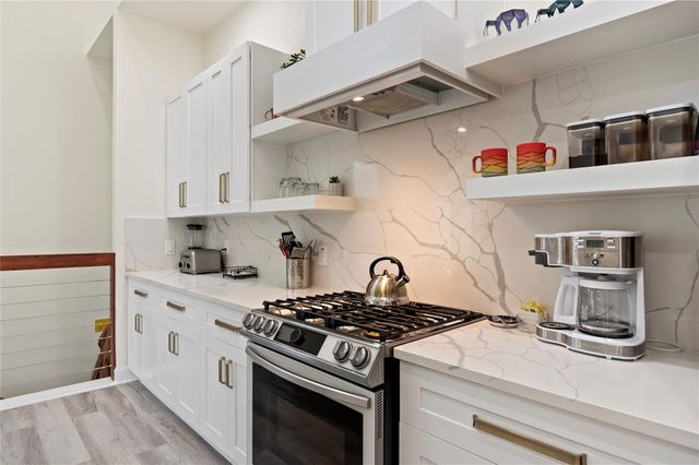 13149 W 6th Street, Santa Fe, TX 77510