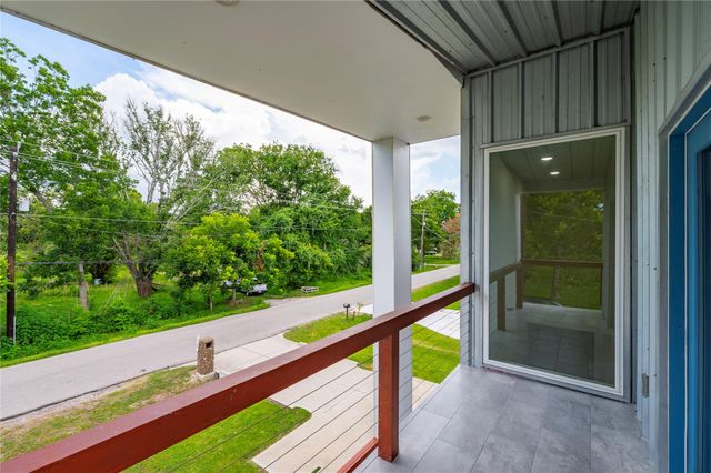 13149 W 6th Street, Santa Fe, TX 77510