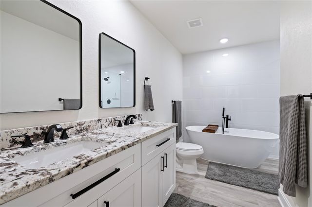 13149 W 6th Street, Santa Fe, TX 77510