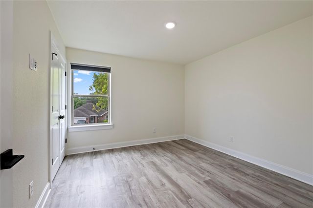 13149 W 6th Street, Santa Fe, TX 77510