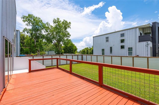 13149 W 6th Street, Santa Fe, TX 77510
