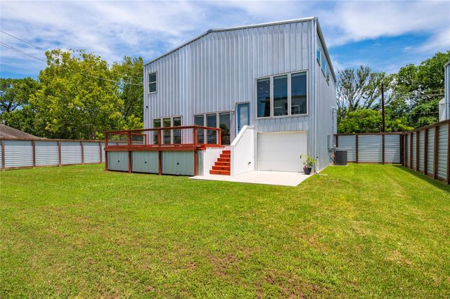 13149 W 6th Street, Santa Fe, TX 77510