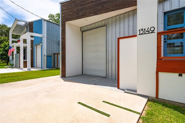 13149 W 6th Street, Santa Fe, TX 77510