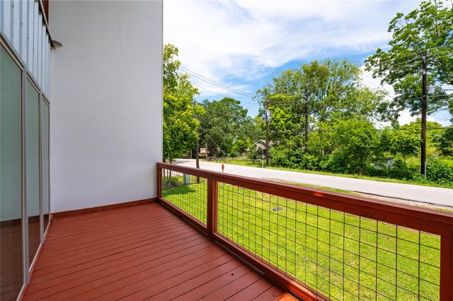 13149 W 6th Street, Santa Fe, TX 77510