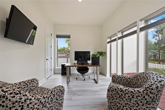 13149 W 6th Street, Santa Fe, TX 77510