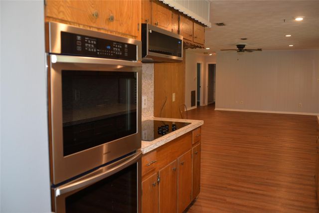 1626 Hamblen Road, Kingwood, TX 77339