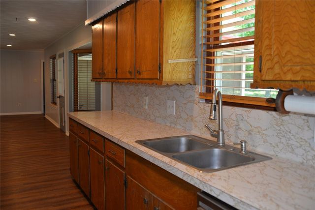 1626 Hamblen Road, Kingwood, TX 77339