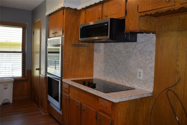 1626 Hamblen Road, Kingwood, TX 77339