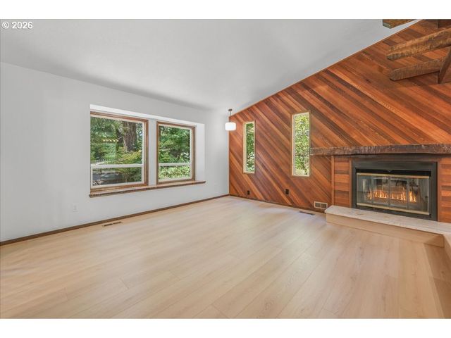 22755 Se KINGSWOOD Ct, Damascus, OR 97089