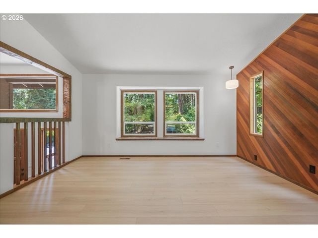 22755 Se KINGSWOOD Ct, Damascus, OR 97089