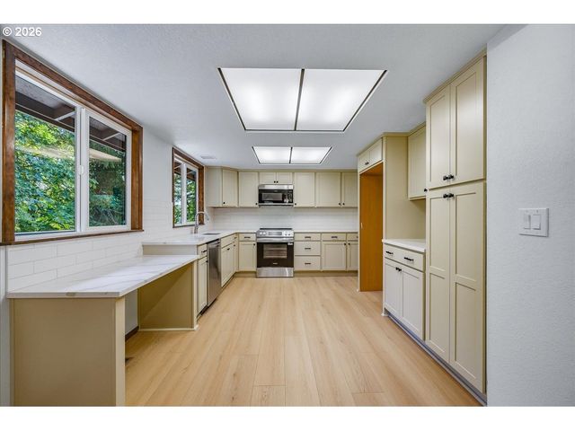 22755 Se KINGSWOOD Ct, Damascus, OR 97089
