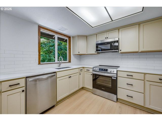 22755 Se KINGSWOOD Ct, Damascus, OR 97089