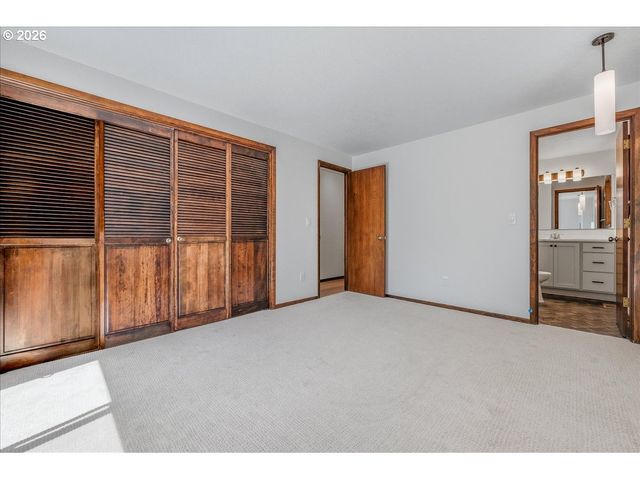22755 Se KINGSWOOD Ct, Damascus, OR 97089