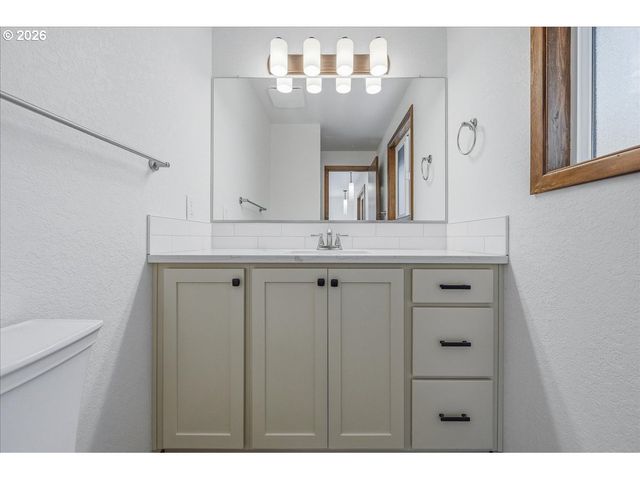 22755 Se KINGSWOOD Ct, Damascus, OR 97089