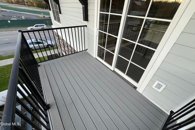 97 East Avenue APT 201, Saratoga Springs, NY 12866