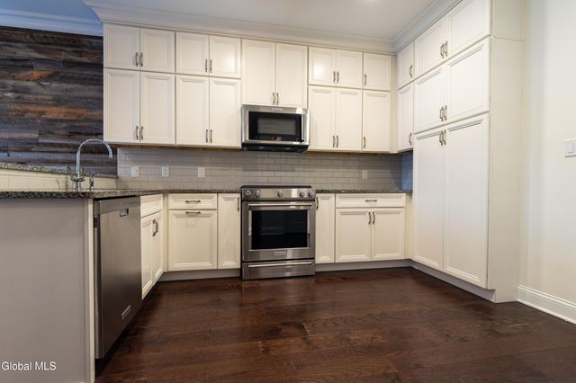 97 East Avenue APT 201, Saratoga Springs, NY 12866