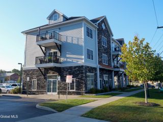 97 East Avenue APT 201, Saratoga Springs, NY 12866