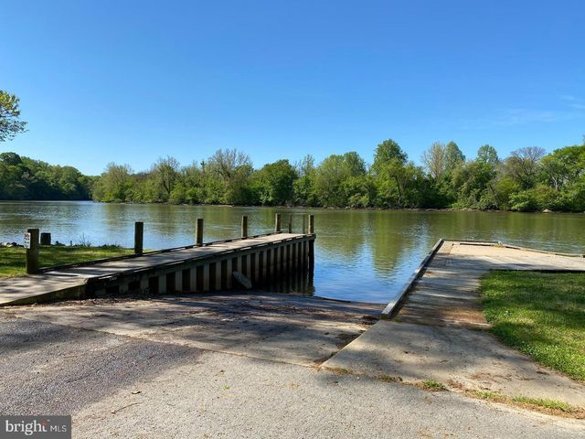 6211 BOBCAT LN, King George, VA 22485