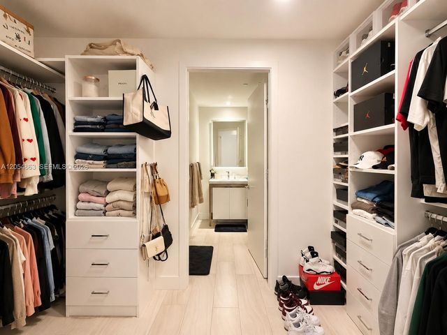 2000 Metropica Way 2011, Sunrise, FL 33323