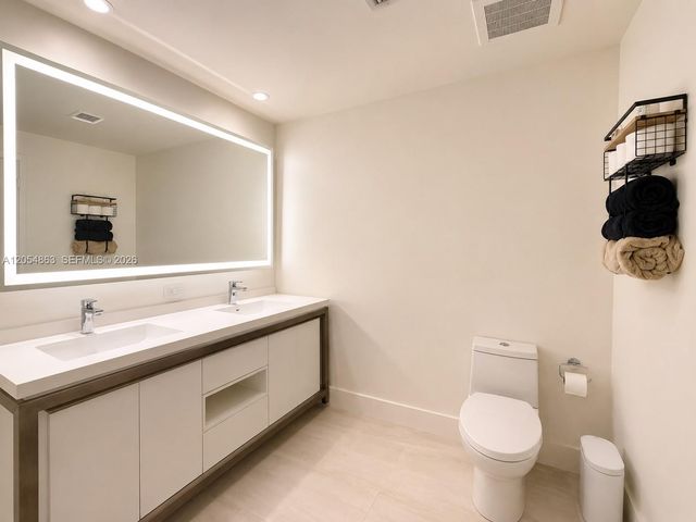 2000 Metropica Way 2011, Sunrise, FL 33323