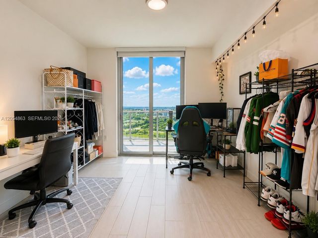 2000 Metropica Way 2011, Sunrise, FL 33323