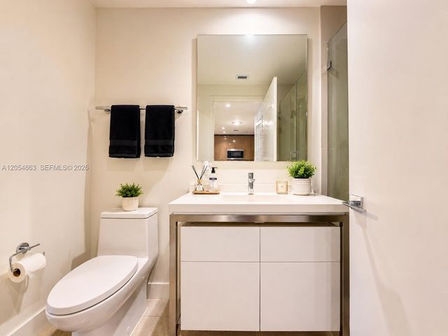 2000 Metropica Way 2011, Sunrise, FL 33323