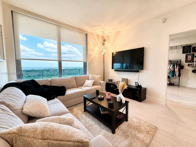 2000 Metropica Way 2011, Sunrise, FL 33323