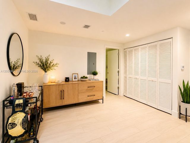 2000 Metropica Way 2011, Sunrise, FL 33323