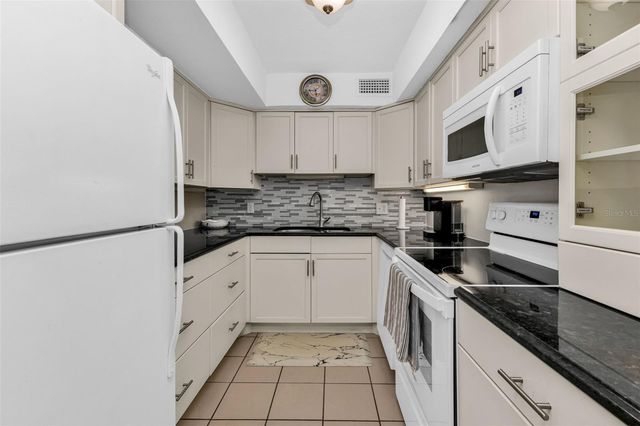 2290 AARON STREET 213, Port Charlotte, FL 33952