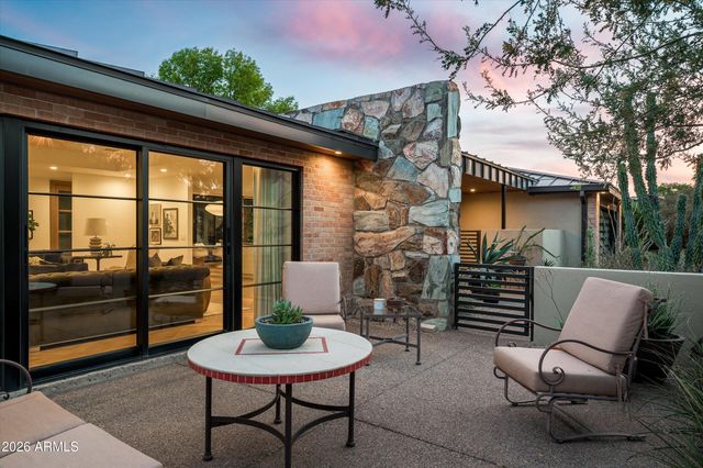 515 W ORANGEWOOD Avenue, Phoenix, AZ 85021