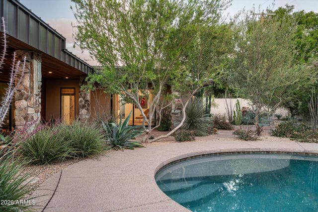 515 W ORANGEWOOD Avenue, Phoenix, AZ 85021