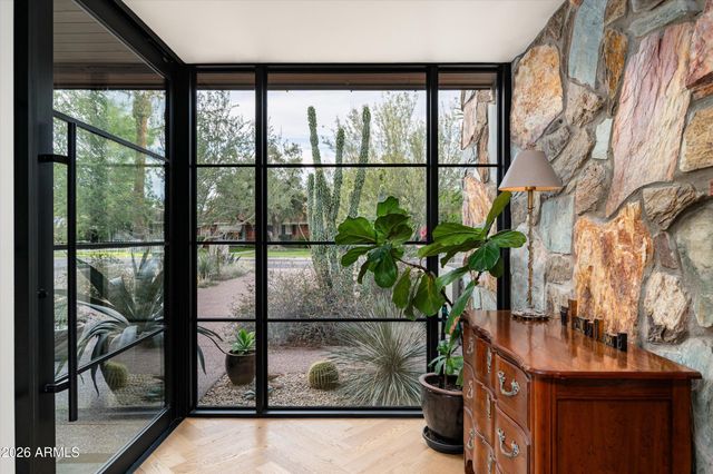 515 W ORANGEWOOD Avenue, Phoenix, AZ 85021
