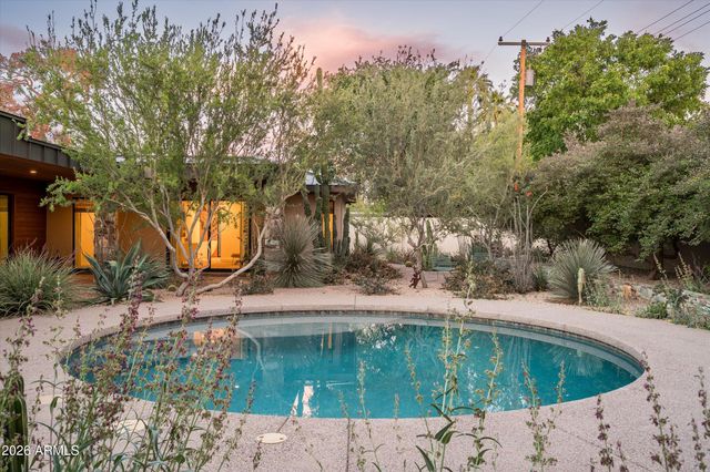 515 W ORANGEWOOD Avenue, Phoenix, AZ 85021