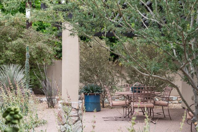 515 W ORANGEWOOD Avenue, Phoenix, AZ 85021
