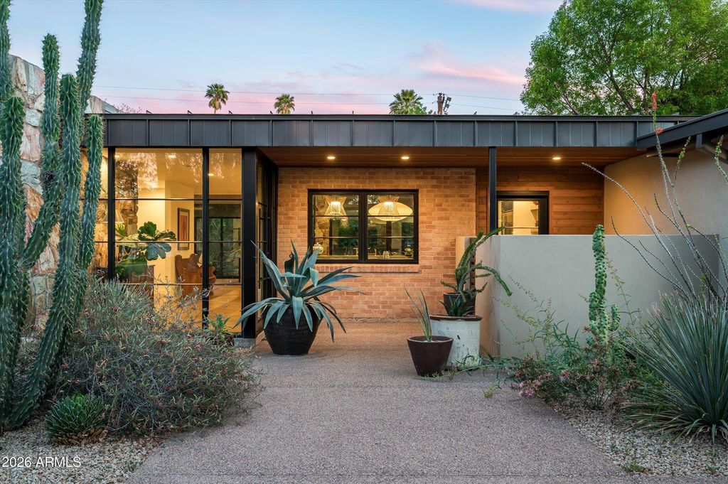 515 W ORANGEWOOD Avenue, Phoenix, AZ 85021