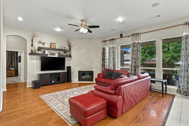 1833 Auburn Drive, Carrollton, TX 75007
