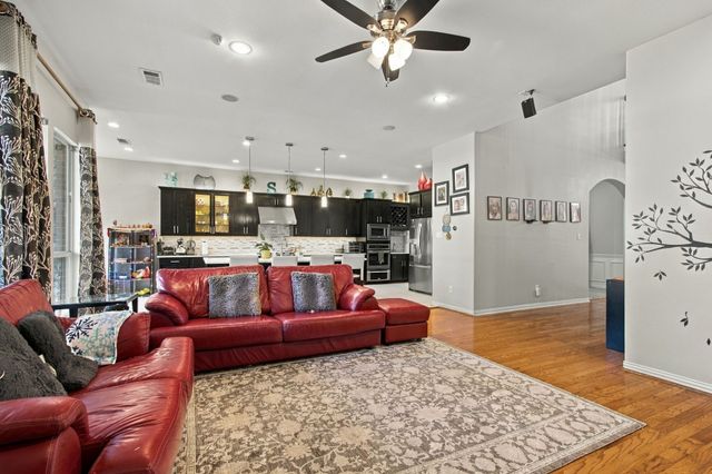 1833 Auburn Drive, Carrollton, TX 75007