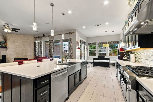 1833 Auburn Drive, Carrollton, TX 75007