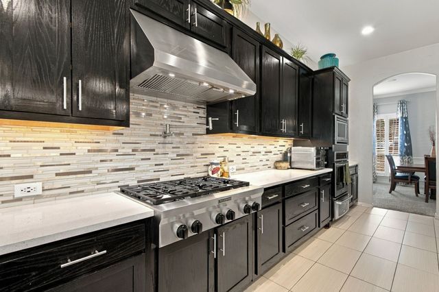 1833 Auburn Drive, Carrollton, TX 75007