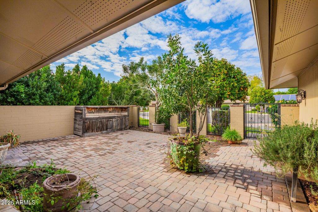 18435 N 101ST Drive, Sun City, AZ 85373 — photo 2