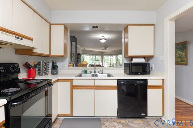 222 Water Pointe Ct, Chesterfield, VA 23112