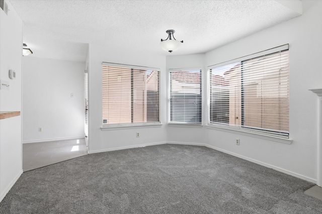 551 Ranch Trail 195, Irving, TX 75063
