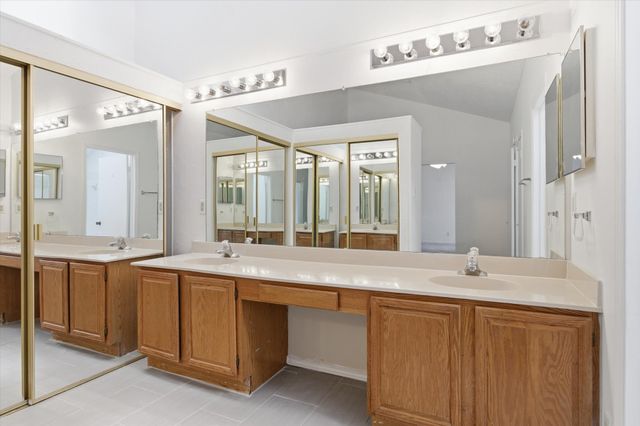 551 Ranch Trail 195, Irving, TX 75063