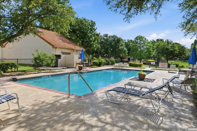 551 Ranch Trail 195, Irving, TX 75063